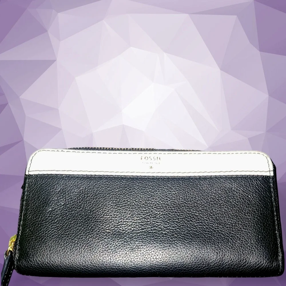 Fossil Leather Zip Around Wallet